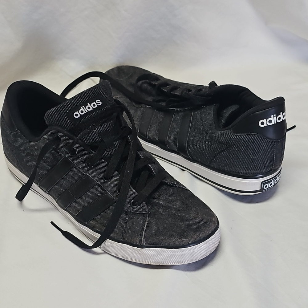 Adidas SE Daily Vulc Men's Black and White Sneakers
